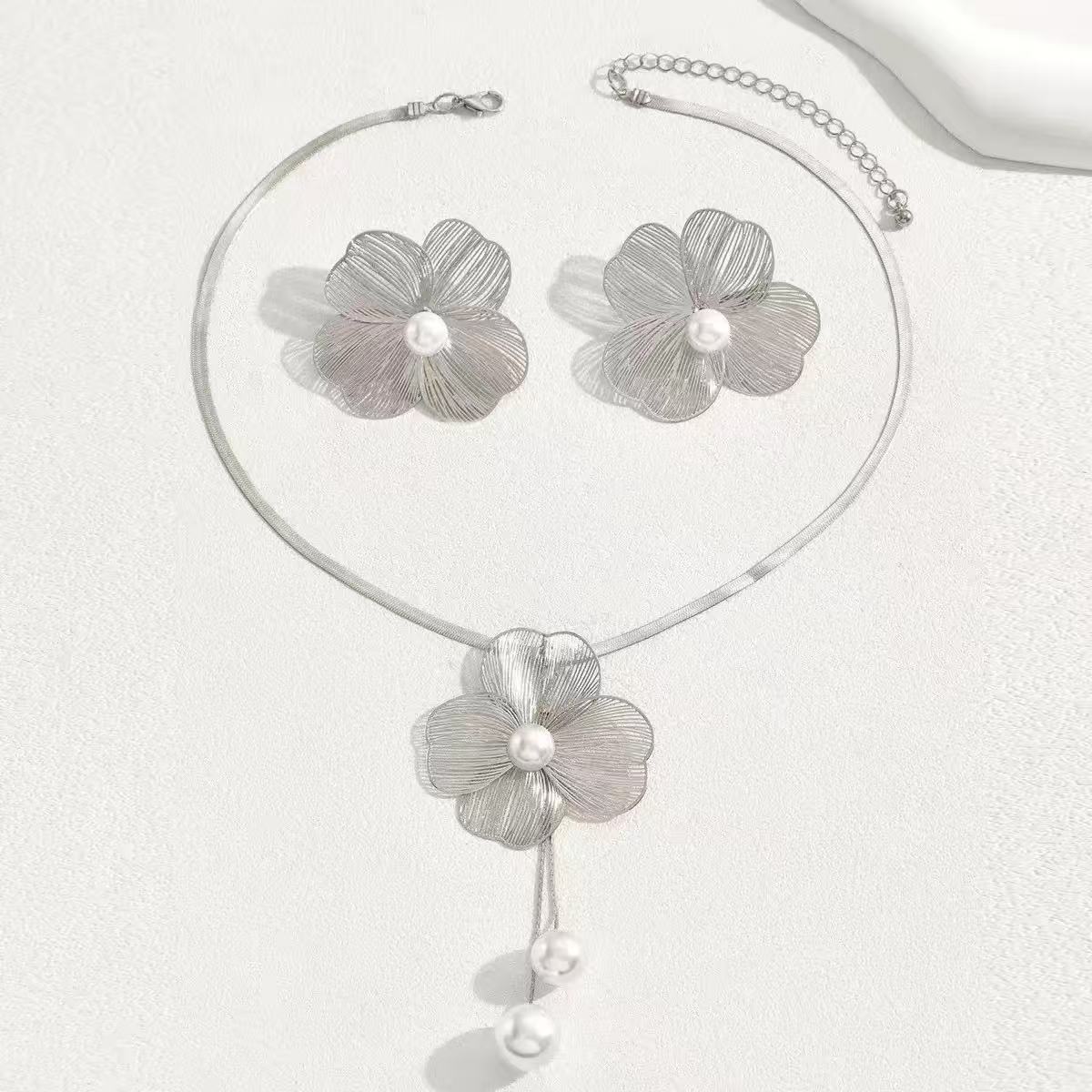 Versatile Flower Pearl Inlay Jewelry Set
