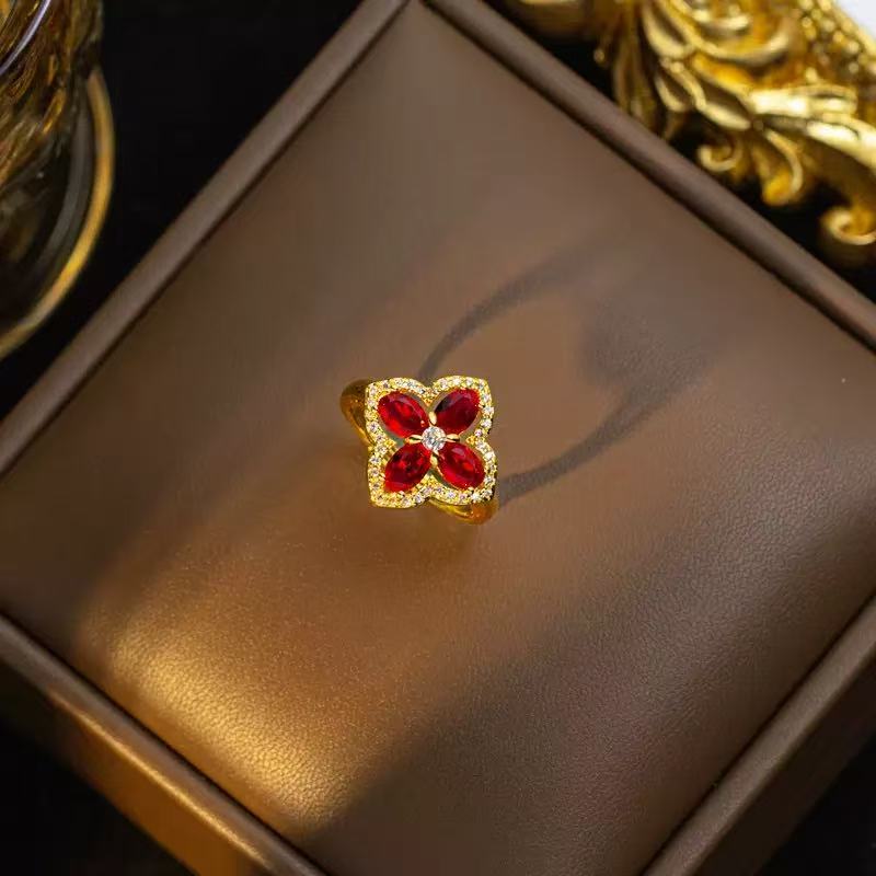 Ruby Clover Jewelry Set