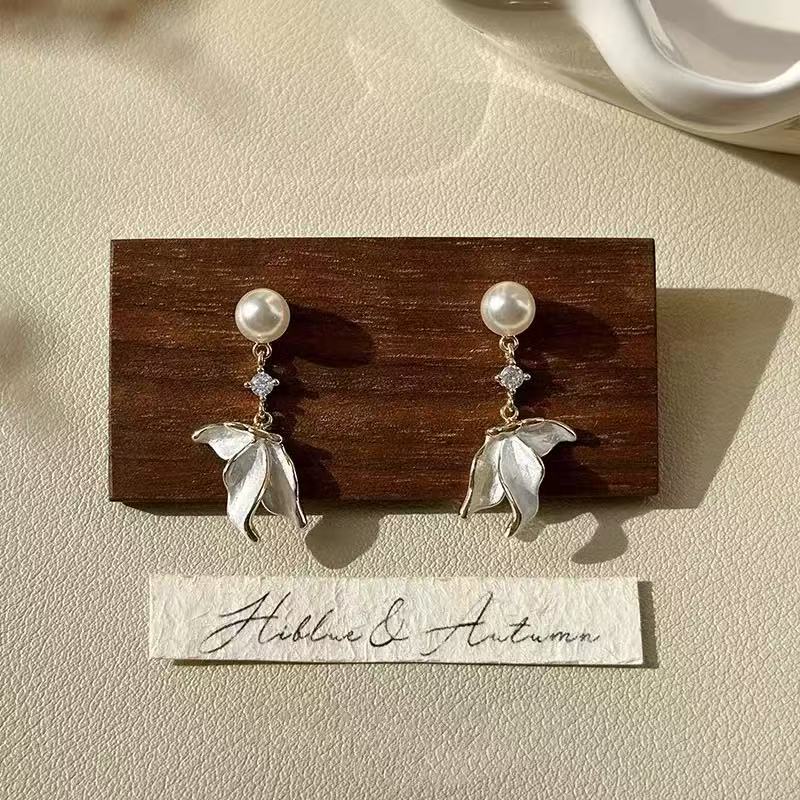 Sparkling Diamond Pearl Fishtail Earrings