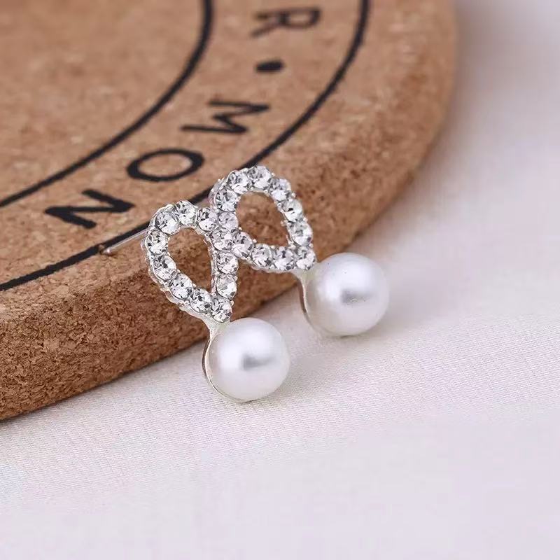 Sparkling Diamond Pearl Stud Earrings