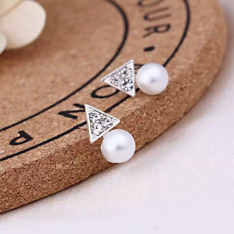 Sparkling Diamond Pearl Stud Earrings