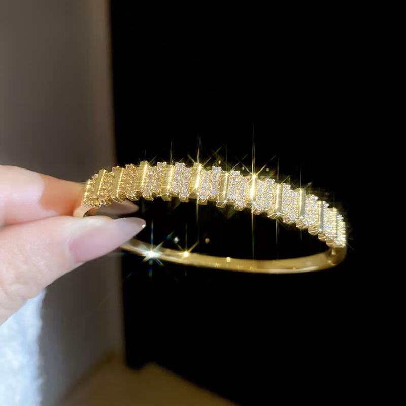 18K Zircon Bangle