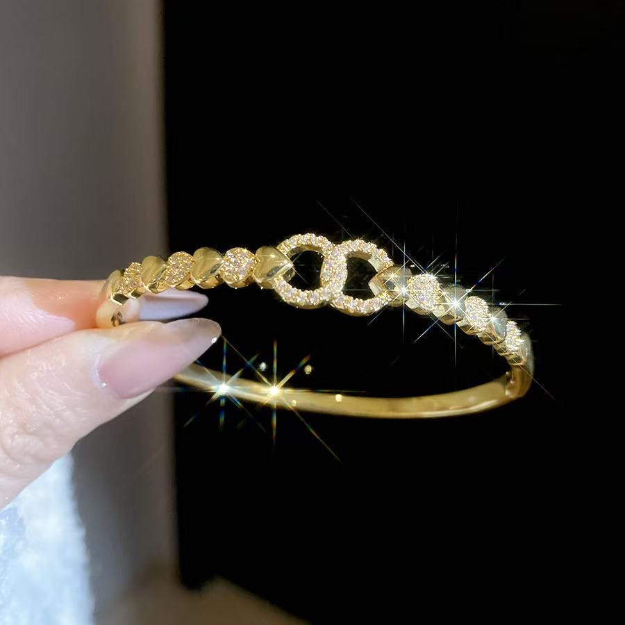 18K Pig Nose Ring Bracelet