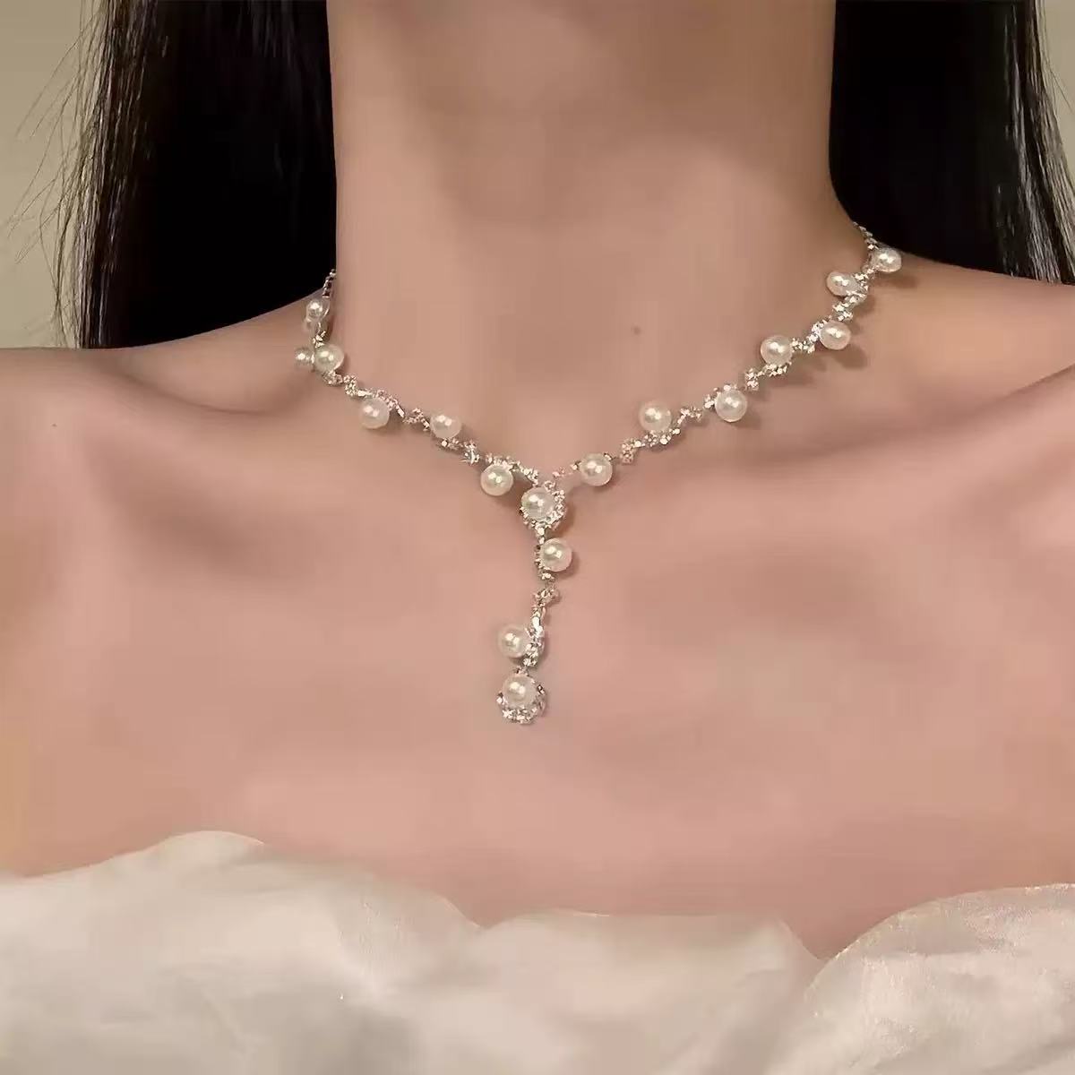 French Sparkling Diamond Pearl Jewelry Set