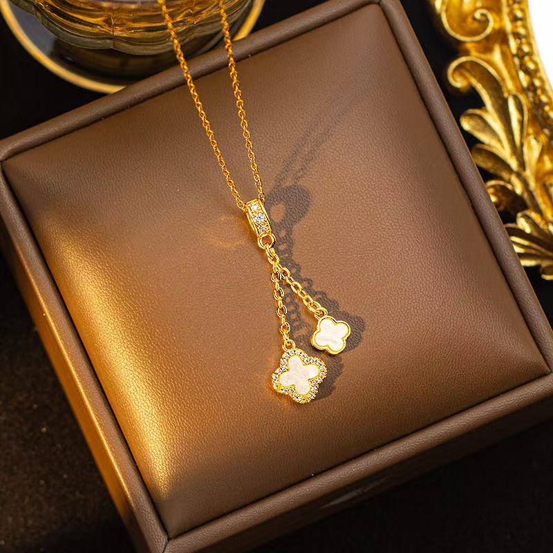 Titanium Steel Cloud Shell Four-Leaf Clover Necklace