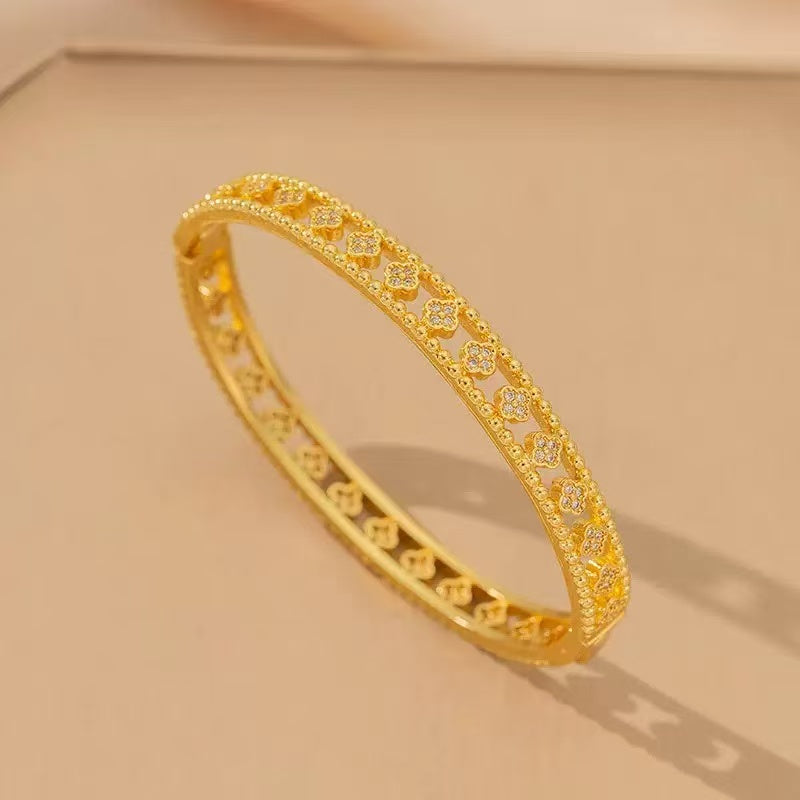 Gold Full Diamond Four-Leaf Clover Bracelet
