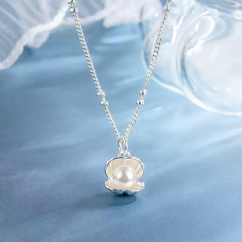 Shell Pearl Necklace