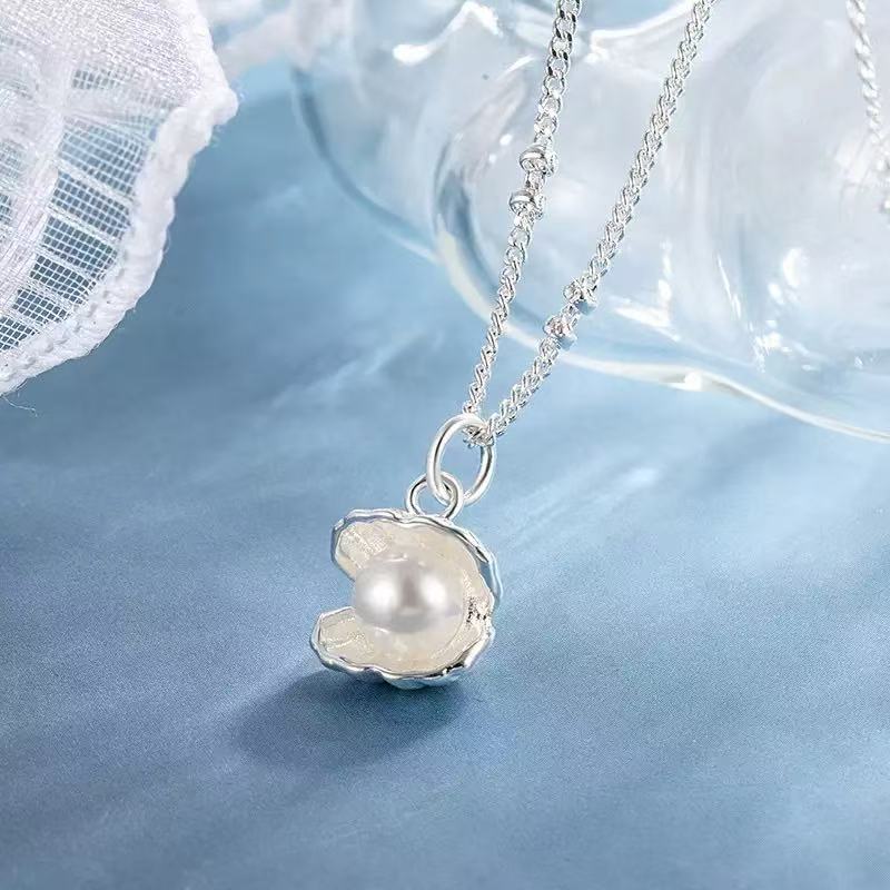 Shell Pearl Necklace