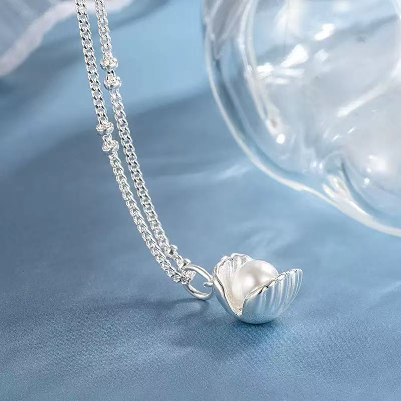 Shell Pearl Necklace