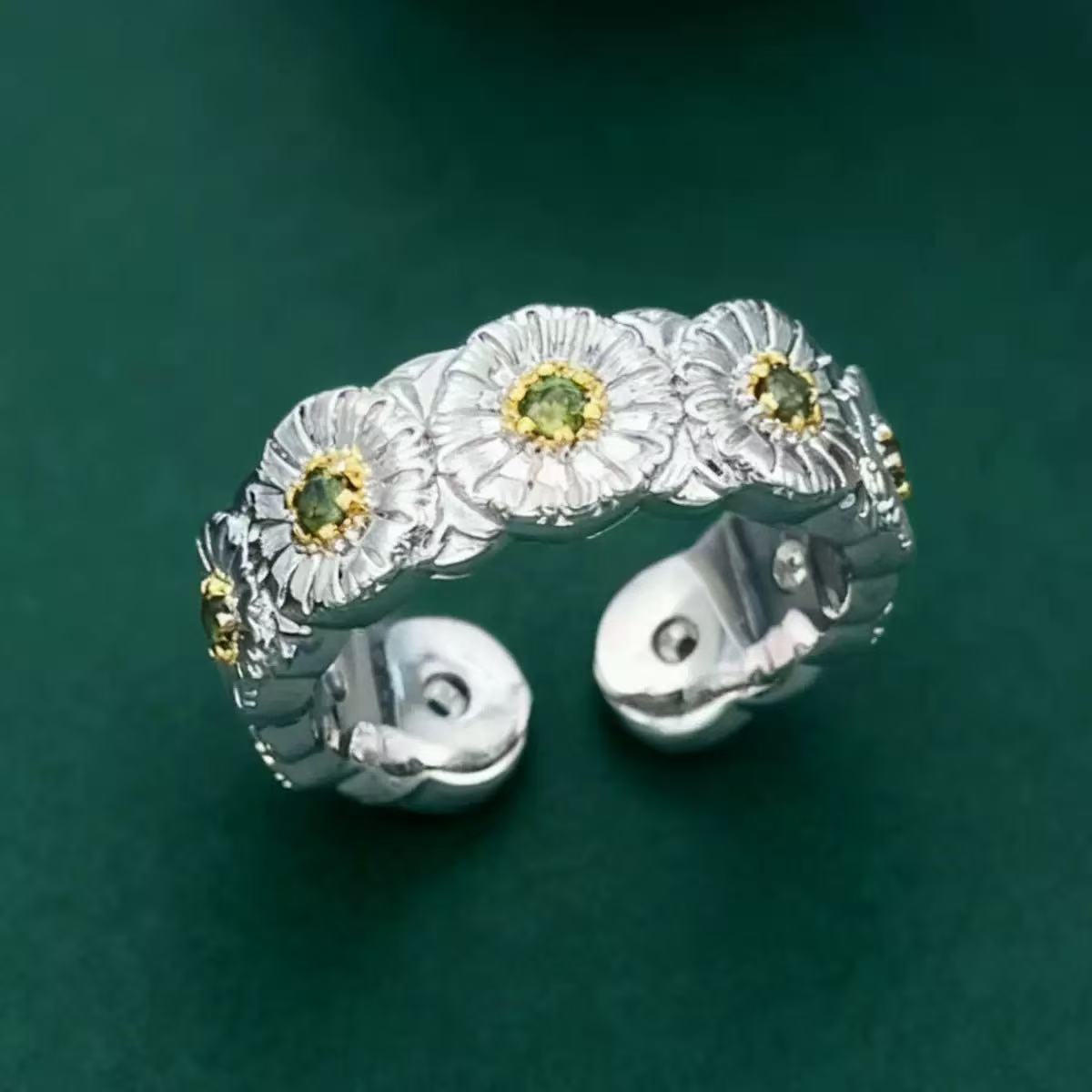 18K Gold Daisy Open Ring