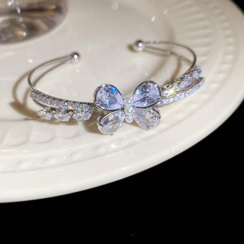 18K Butterfly Zircon Bracelet