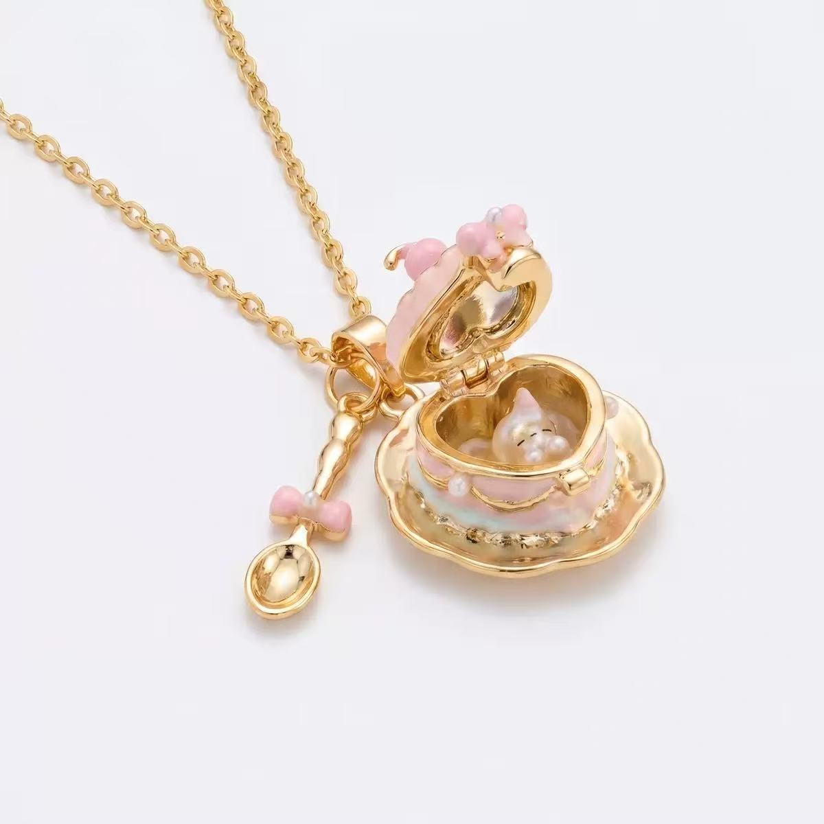 18K Gold Cup Opening Necklace