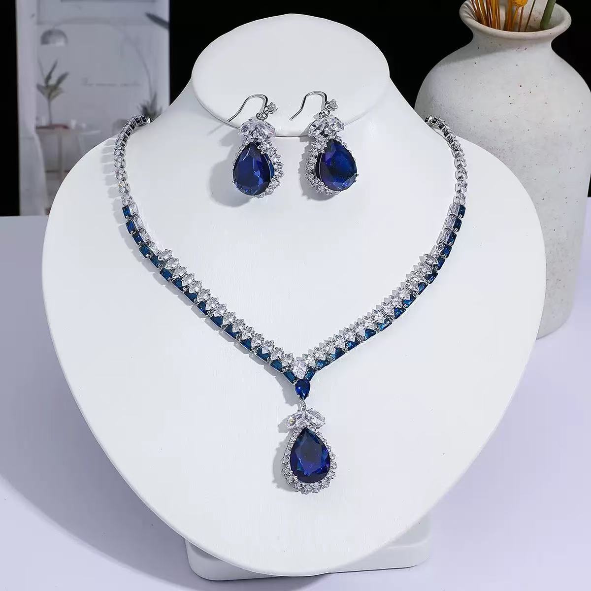 Ruby Red Teardrop Full Crystal Jewelry Set