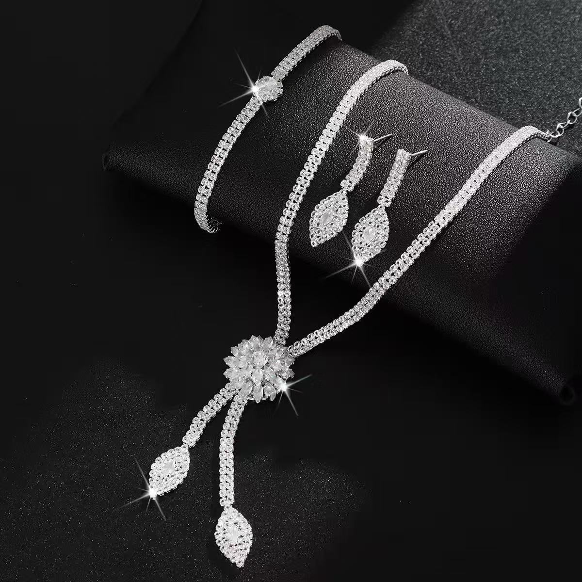 Full Diamond Tassel Luxury Necklace Set