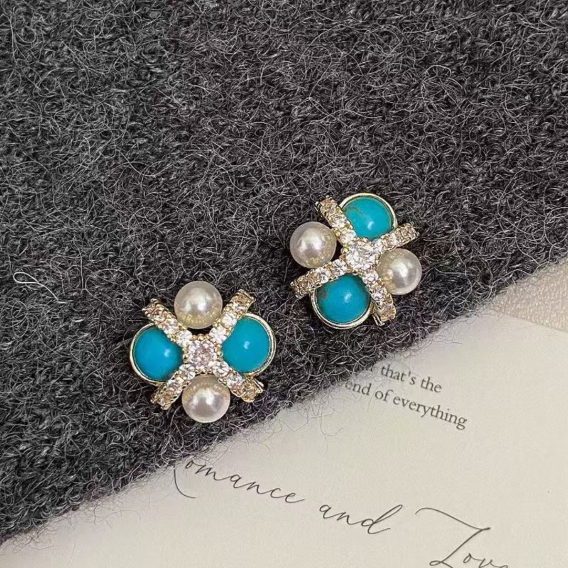 Four-Leaf Flower Pearl Zircon Turquoise Necklace